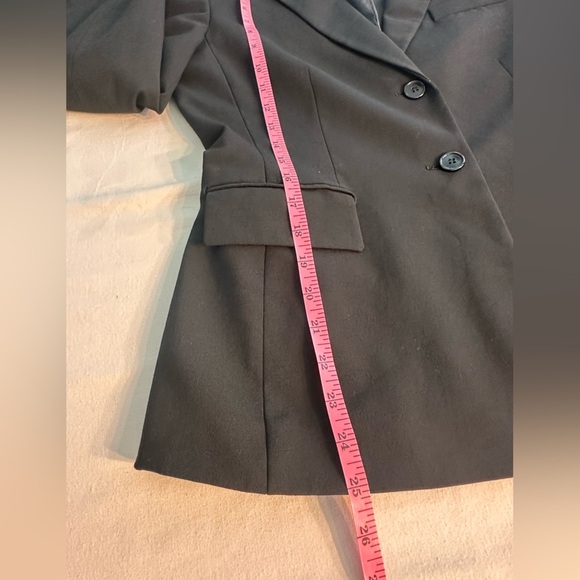 Black Blazer Lightly Used Lined Size 2 /XS Preppy Academia Sexy CEO - Picture 6 of 7